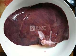 卤猪肝的做法步骤：1