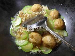 西葫芦肉面筋波纹面的做法步骤：7