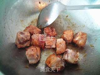 排骨烧胡萝卜莴笋的做法步骤:5
