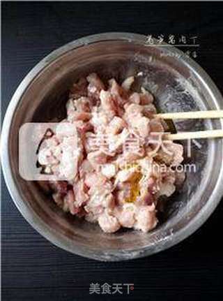 【沙茶美食】莴笋酱肉丁的做法步骤:3