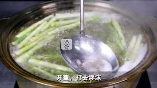 春季靓汤【绿豆小笋煲猪脚】的做法步骤：5