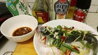 清蒸鲈鱼的做法步骤:3