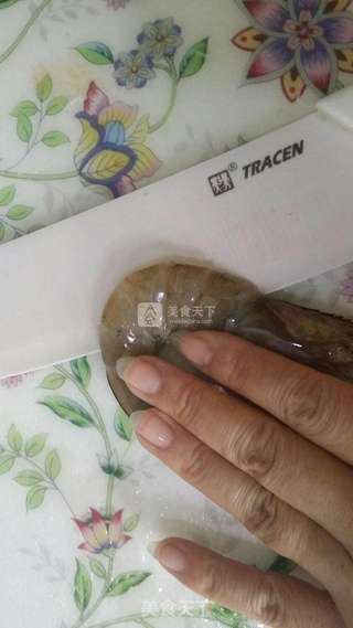 蒜蓉粉丝蒸大虾的做法步骤：5