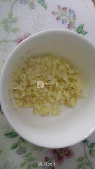 蒜蓉粉丝蒸大虾的做法步骤:7