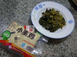 雪菜煮小素鸡的做法步骤：1