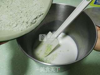 东菱电子烤箱之青汁木糖醇蛋糕的做法步骤:3