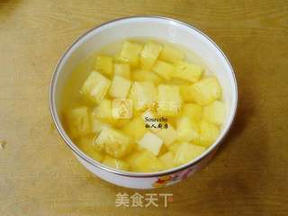 菠萝鸡的做法步骤：1