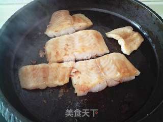 黄油香煎龙利鱼的做法步骤：5