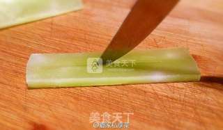 麻香莴笋的做法步骤:3