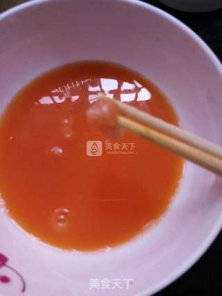 胡萝卜汁蒸蛋的做法步骤:3