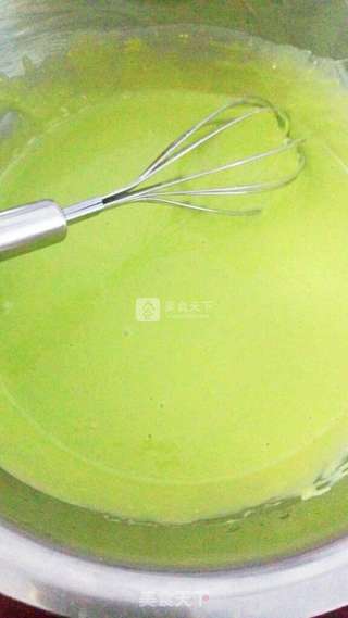 八寸菠菜戚风蛋糕的做法步骤:5