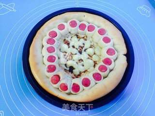 火腿花边肉丁披萨的做法步骤:6