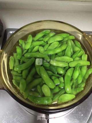 水煮毛豆的做法步骤：3