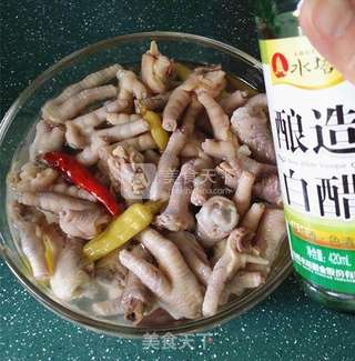 泡椒凤爪的做法步骤:11