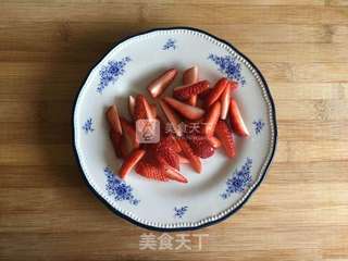 低脂健康 红酒草莓冰棒的做法步骤:2