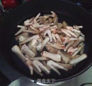 泡椒凤爪的做法步骤:3