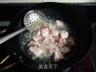 灵芝莲藕排骨盅的做法步骤:2