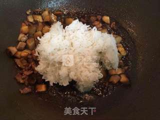香菇酱油炒饭的做法步骤:6