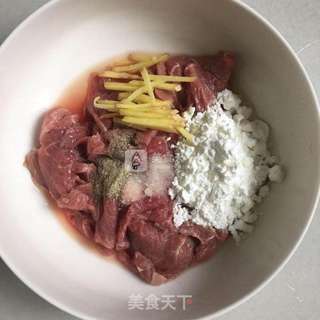 香辣牛肉粉丝煲的做法步骤:3