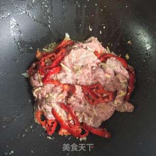 香辣牛肉粉丝煲的做法步骤:6