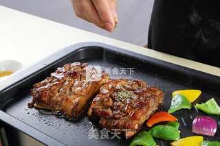【食在Fastee】蜜汁香草烤排骨配甜椒(烧烤)的做法步骤:4