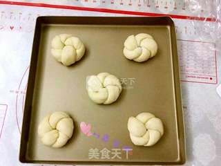 #ACA烘焙明星大赛#吃了还想吃的杏仁花环包的做法步骤:10