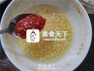剁椒蒜蓉蒸对虾的做法步骤:2