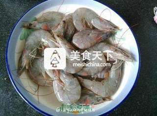 剁椒蒜蓉蒸对虾的做法步骤:4