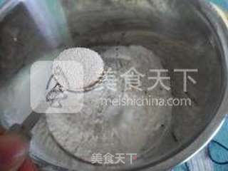 #ACA烘焙明星大赛#香葱芝麻苏打饼干的做法步骤:2