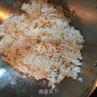小朋友最爱的彩色炒饭的做法步骤:7