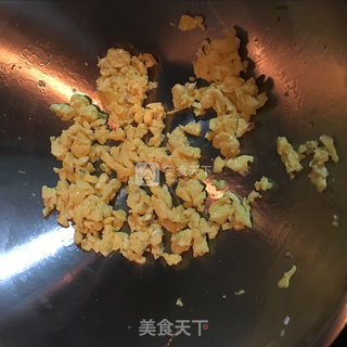 小朋友最爱的彩色炒饭的做法步骤:5