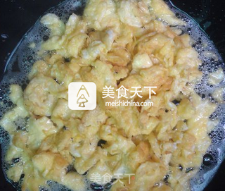黄瓜火腿蛋炒饭的做法步骤:2