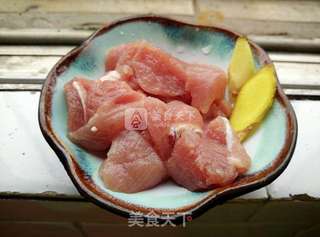 香菇虫草参鸽汤的做法步骤:2