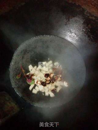 红觅菜煮豆腐汤的做法步骤:2