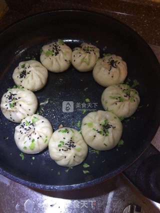 牛肉生煎包的做法步骤:11