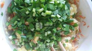 韭菜鸡蛋虾米盒子的做法步骤:3