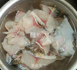 水煮鱼片的做法步骤：2