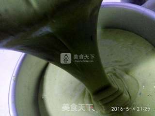 #ACA烘焙明星大赛#抹茶戚风蛋糕的做法步骤：11