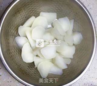 #鲜掉眉毛的萝卜咸肉蹄膀汤的做法图解3