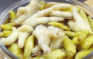 灵动美食/吃了一个绝对会上瘾的泡椒凤爪的做法步骤:6