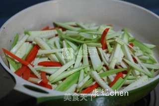 牛肉炒米粉的做法步骤：4