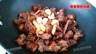 黄焖鸭的做法步骤:5