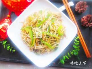 青椒豆芽菜的做法步骤:8