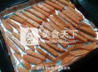 #ACA第三届烘焙明星大赛#香烤黑椒红薯条的做法步骤:4