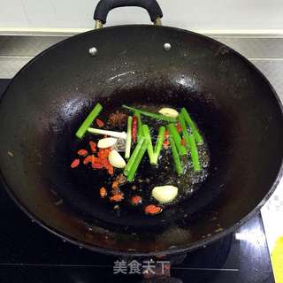 红烧罗非鱼的做法步骤：4