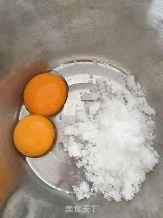 奥利奥蔓越莓盆栽冰淇淋的做法步骤:2