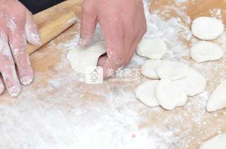香菇酱荠菜饺子的做法步骤：8