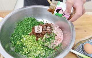 香菇酱荠菜饺子的做法步骤：6