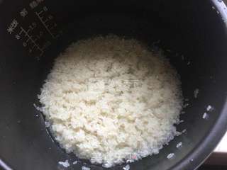 排骨洋葱焖饭的做法步骤:4