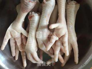 泡椒凤爪的做法步骤:2